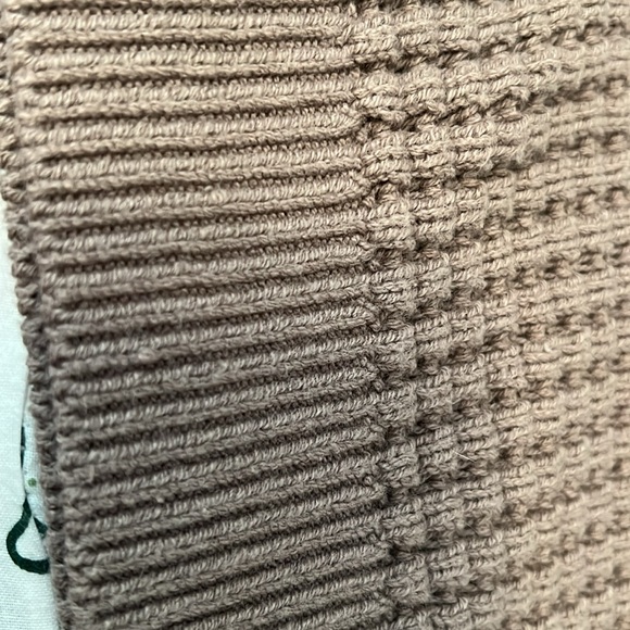 Hollister Easy Waffle Cropped Taupe Brown Knit Sweater Size Small - Picture 5 of 6